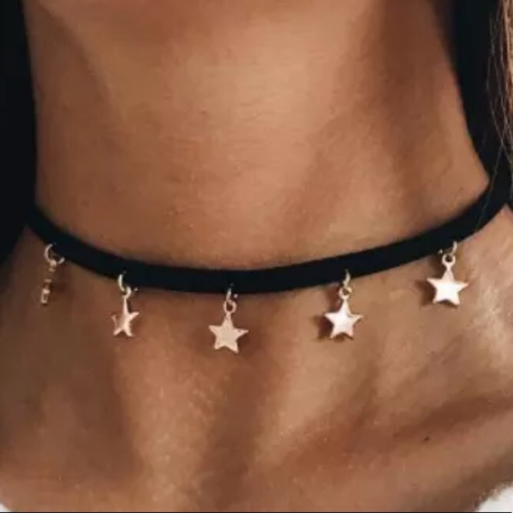 FLAT SOFT SUEDE CHOKER w/ DANGLING GOLD TONE STARS